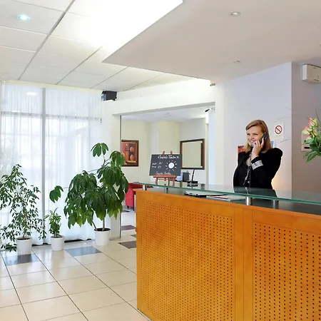 Adagio Access Jolimont 2*