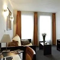 Adagio Access Jolimont 2*